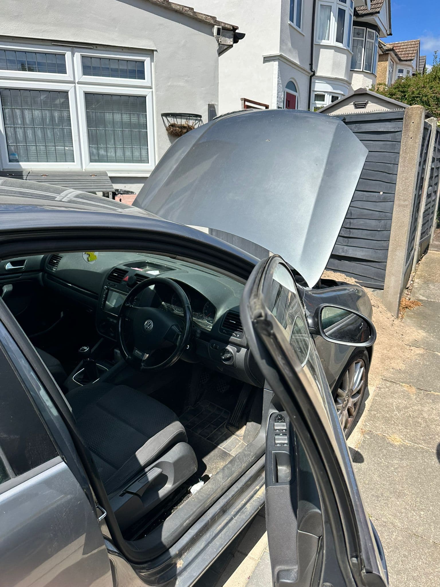 Opening and programming a new key remote for a VW